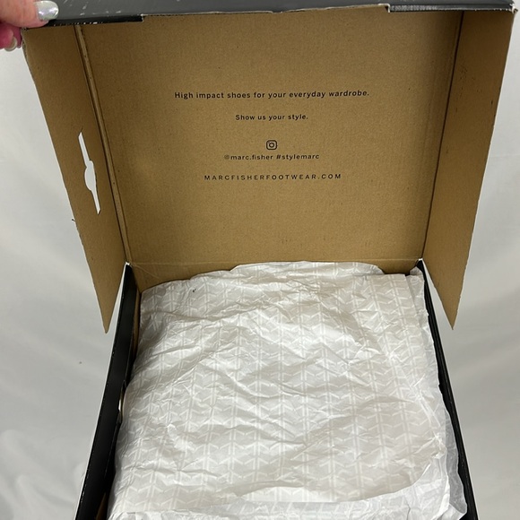 Marc Fisher LTD Black Embossed Gona Leather Pull on Western Boot Pointy … - Picture 15 of 15